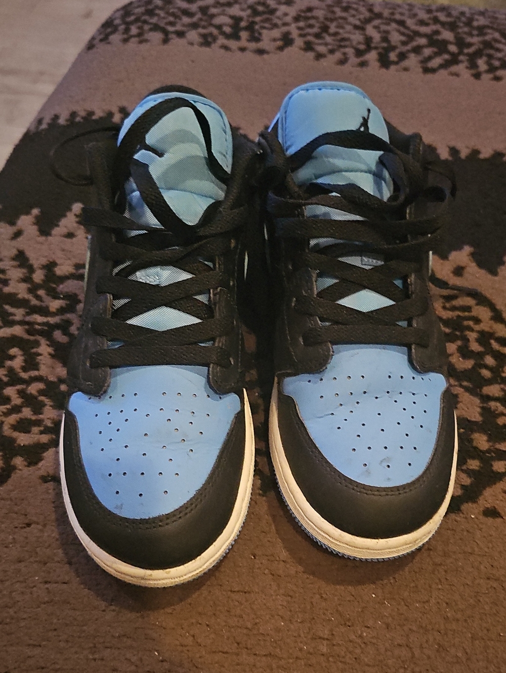 Nike Low-Top Sneakers in Light Blue & Black
